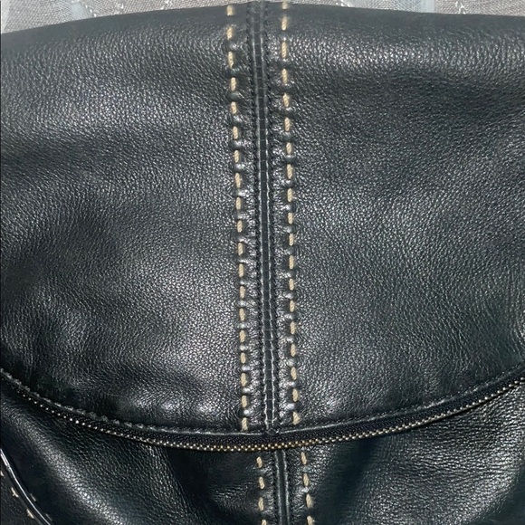 B. Makowsky Elegant Black Shoulder Bag - Picture 2 of 9